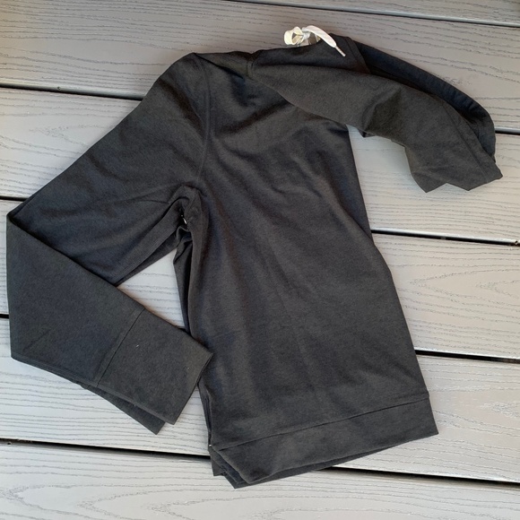 Vuori Halo Essential Hoodie and Vuori Daily Legging Set - Picture 8 of 16